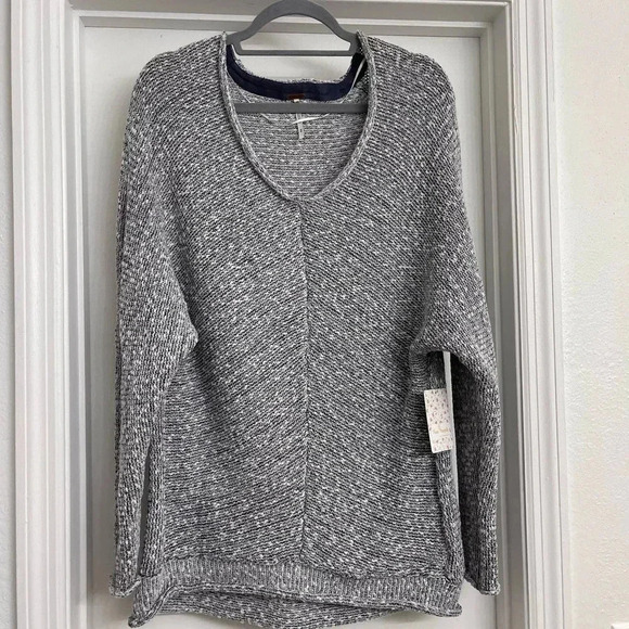 NEW Free People Bright Lights Oversized V-Neck Sweater in Obsidian Glass Sz M - Picture 2 of 7